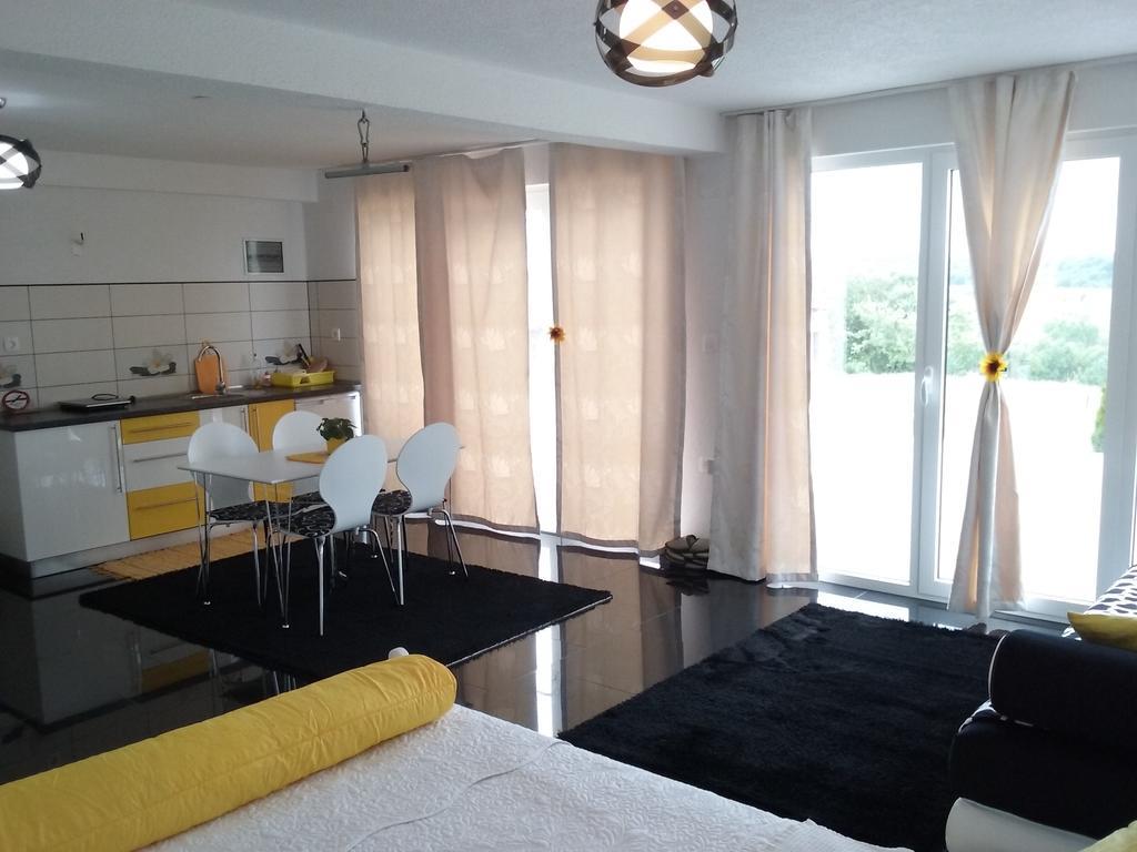 Apartment Melissa Раковица Екстериор снимка